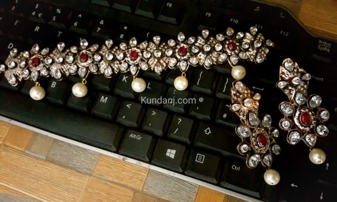 Silver colour choker