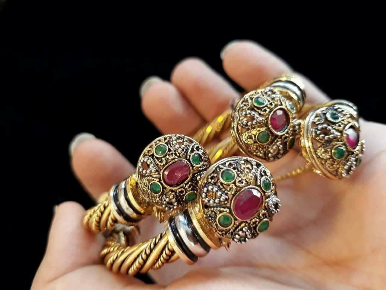 20543566_679510288885876_7384041841447209792_o_679510288885876 Bangles - Image 1