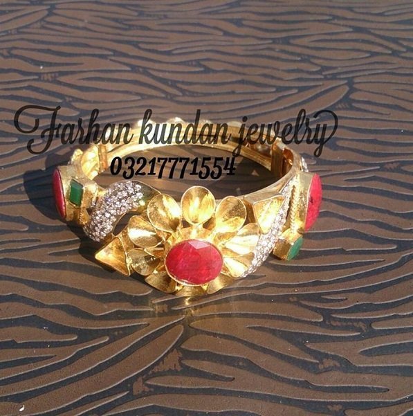 79 (2) Flower Bangle - Image 1