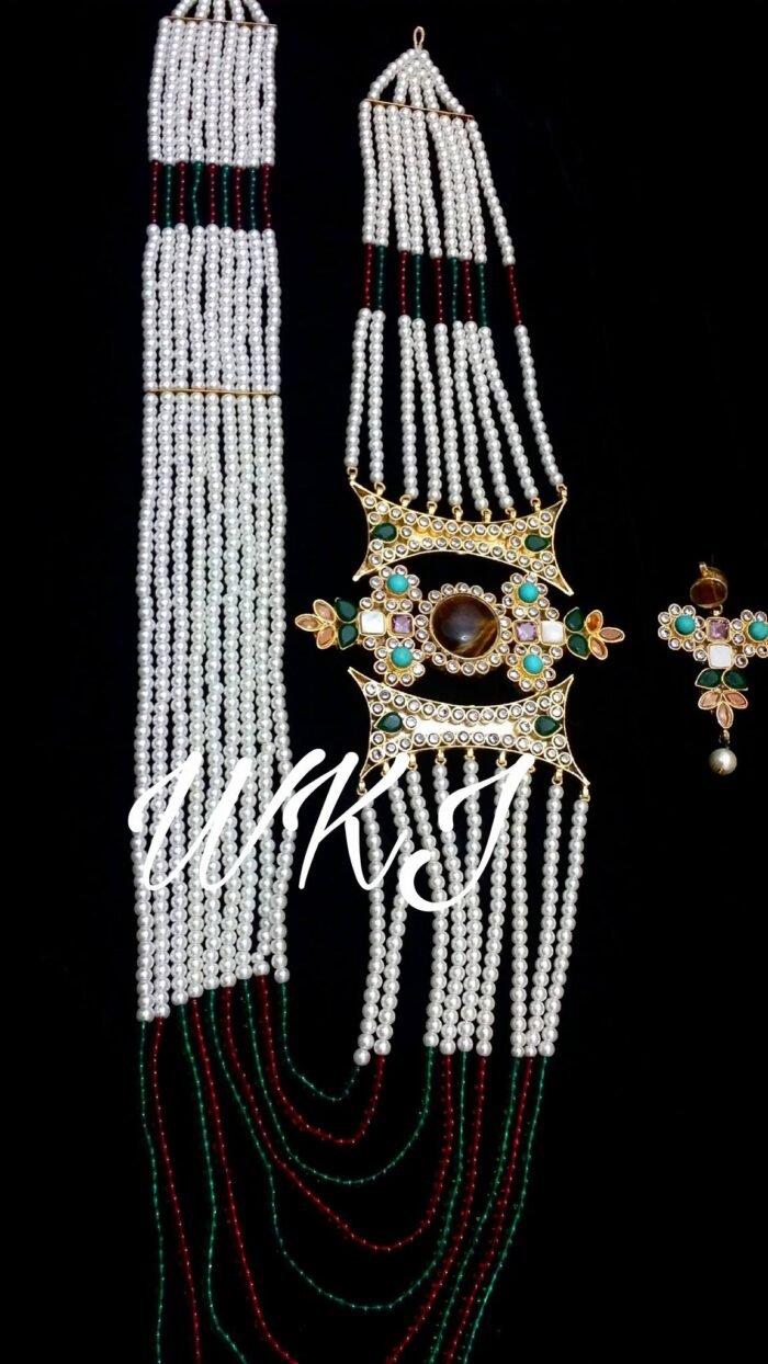 Brooch set - Image 1